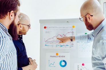 How to Become an Associate Project Manager Associate project manager